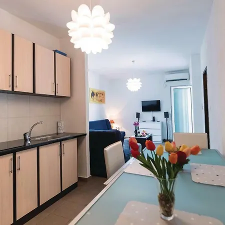 Apartman Awesome In With Kitchen